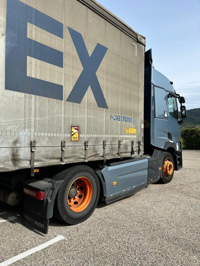 Renault Gamme T 480B - Tractor unit: picture 4 Renault Gamme T 480B - Tractor unit: picture 4