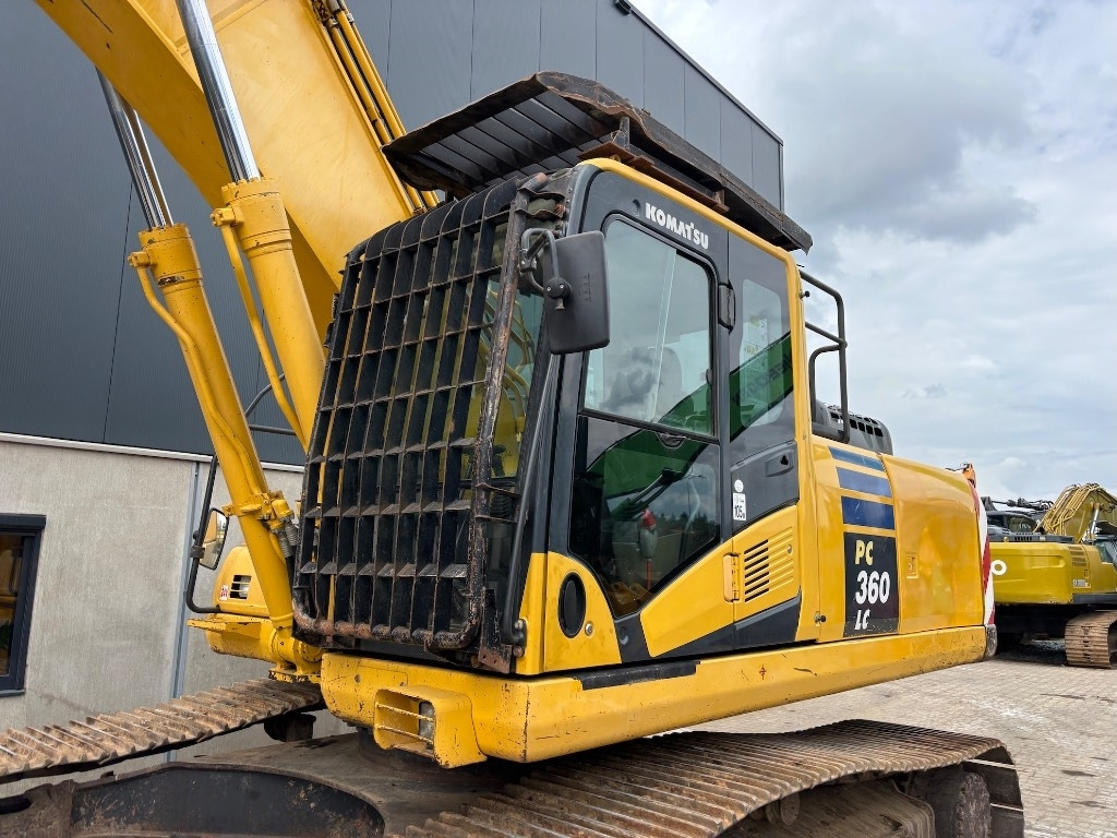 Crawler excavator Komatsu PC 360 LC-10: picture 14