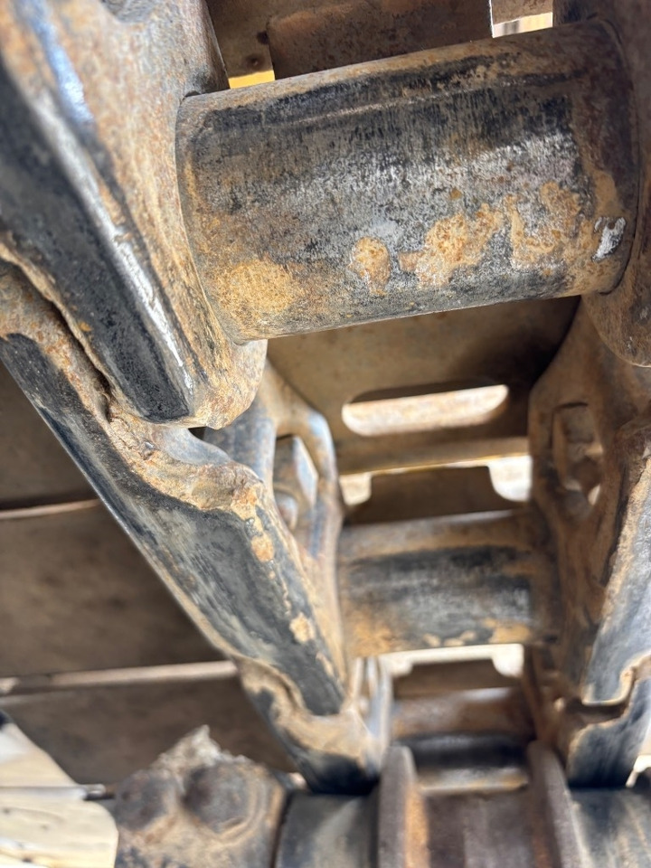 Crawler excavator Komatsu PC 360 LC-10: picture 33