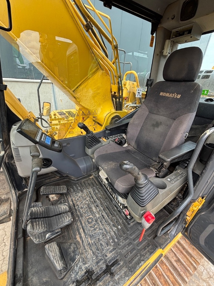 Crawler excavator Komatsu PC 360 LC-10: picture 15