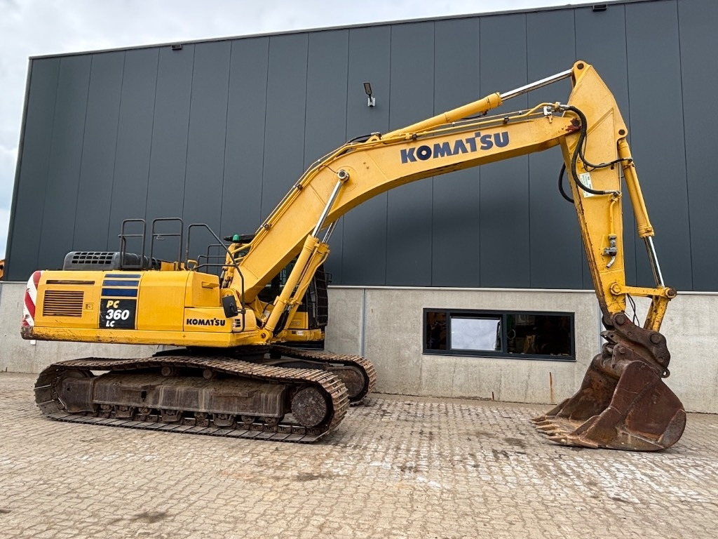 Crawler excavator Komatsu PC 360 LC-10: picture 6