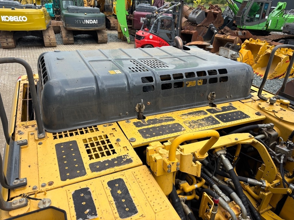 Crawler excavator Komatsu PC 360 LC-10: picture 24