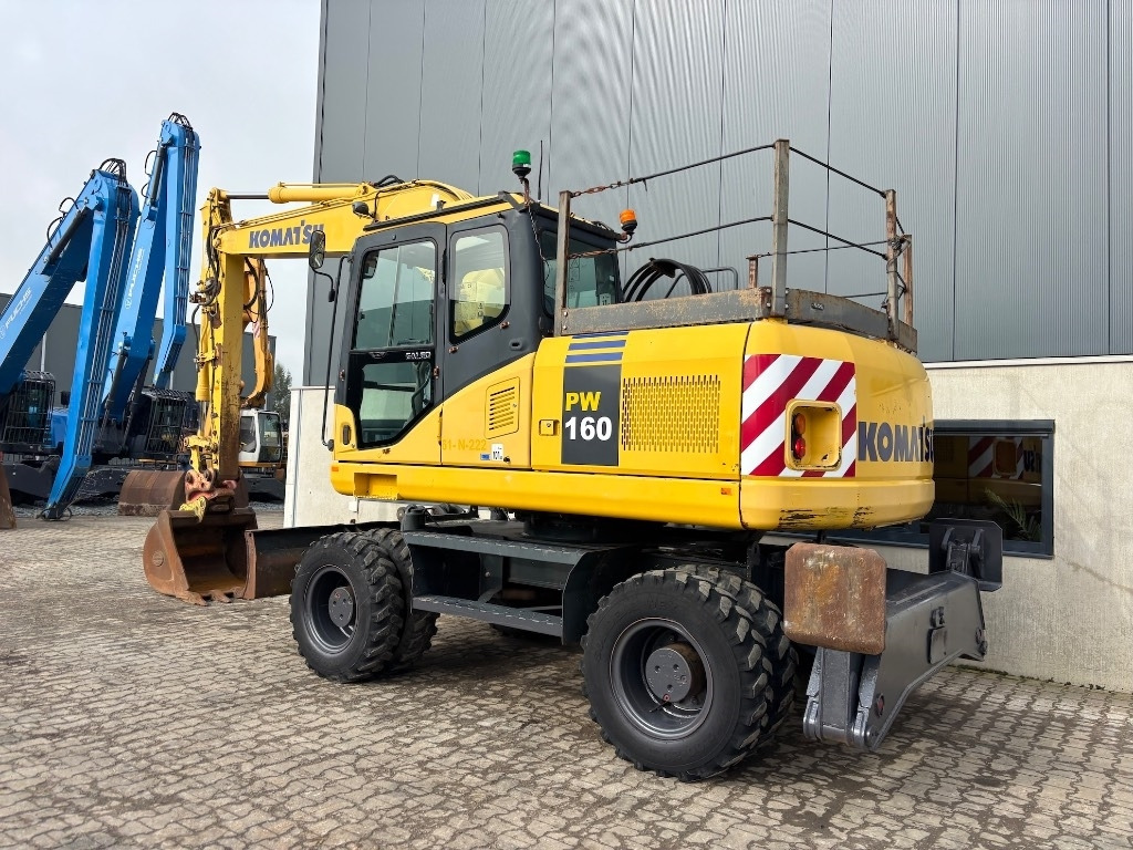 Komatsu PW 160-7 - PW160 - PW 160 - PW 180 - PW 140  - Wheel excavator: picture 4 Komatsu PW 160-7 - PW160 - PW 160 - PW 180 - PW 140  - Wheel excavator: picture 4