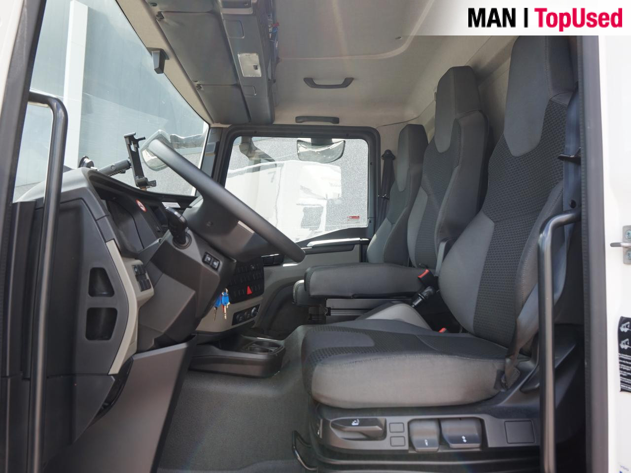 MAN TGM 15.290 4x2 BL CH - Dropside/ Flatbed truck: picture 2 MAN TGM 15.290 4x2 BL CH - Dropside/ Flatbed truck: picture 2