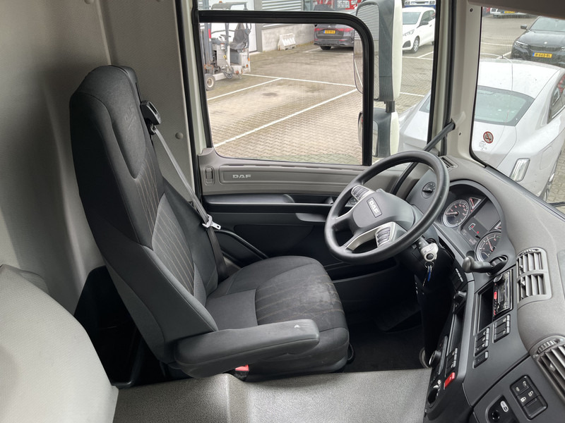 DAF CF 260 FA / Carrier Koeler - 30 gr / Chereau Frigobox / Laadklep 2000 kg - Refrigerator truck: picture 3 DAF CF 260 FA / Carrier Koeler - 30 gr / Chereau Frigobox / Laadklep 2000 kg - Refrigerator truck: picture 3