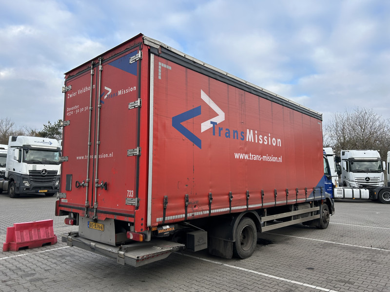 DAF LF 210 FA / Motor + Gearbox Problem / Oil Leak / Curtainside / Loadlift - Curtainsider truck: picture 2 DAF LF 210 FA / Motor + Gearbox Problem / Oil Leak / Curtainside / Loadlift - Curtainsider truck: picture 2
