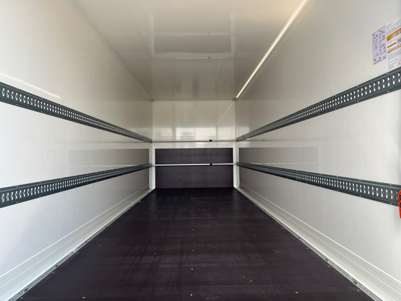 DAF LF 230 FA 18 Ton Box met Laadklep / Te huur - Bel 013-7200971 voor de mogelijkheden ! - Box truck: picture 3 DAF LF 230 FA 18 Ton Box met Laadklep / Te huur - Bel 013-7200971 voor de mogelijkheden ! - Box truck: picture 3