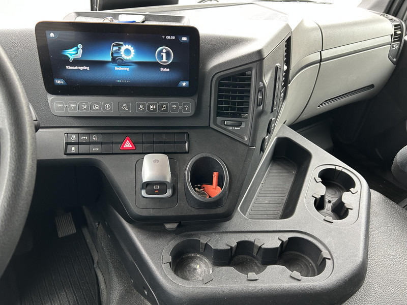 Mercedes-Benz Actros 2124 / Carrier Koeler -30 gr / Cheraeu / Laadklep / APK 11-26 - Refrigerator truck: picture 5 Mercedes-Benz Actros 2124 / Carrier Koeler -30 gr / Cheraeu / Laadklep / APK 11-26 - Refrigerator truck: picture 5