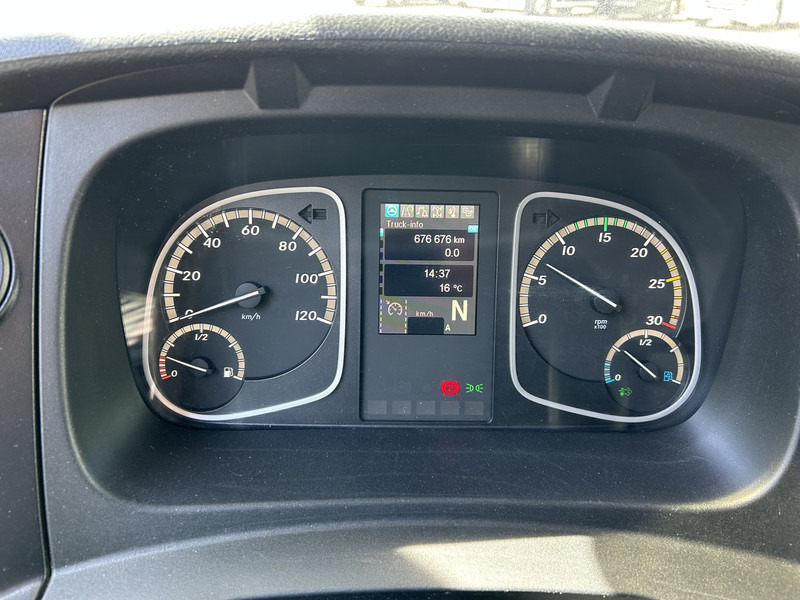 Mercedes-Benz Atego 818 / 8 Ton / 676 dkm / Box / Laadklep / APK TUV 03-26 - Box truck: picture 4 Mercedes-Benz Atego 818 / 8 Ton / 676 dkm / Box / Laadklep / APK TUV 03-26 - Box truck: picture 4
