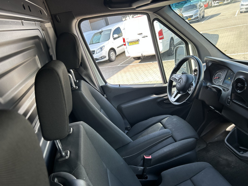 Mercedes-Benz Sprinter 314 2.2 CDI / L4 H2 / Loadlift 650 kg / Navi / APK TUV 01-26 - Panel van: picture 4 Mercedes-Benz Sprinter 314 2.2 CDI / L4 H2 / Loadlift 650 kg / Navi / APK TUV 01-26 - Panel van: picture 4