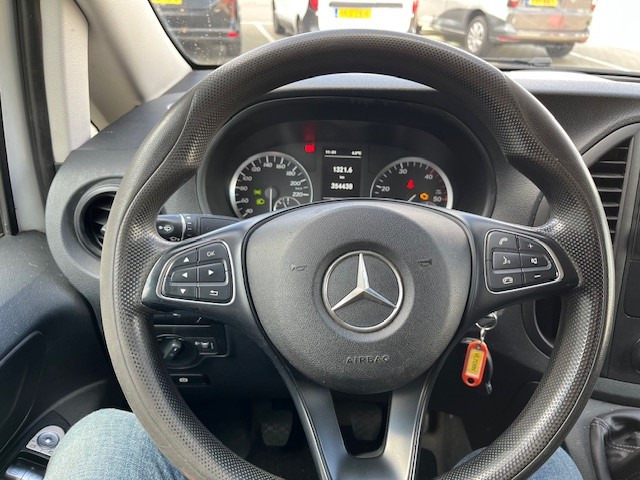 Mercedes-Benz Vito 109 CDI Lang / Airco / Cruise / Trekhaak / APK 01-26 - Small van: picture 5 Mercedes-Benz Vito 109 CDI Lang / Airco / Cruise / Trekhaak / APK 01-26 - Small van: picture 5
