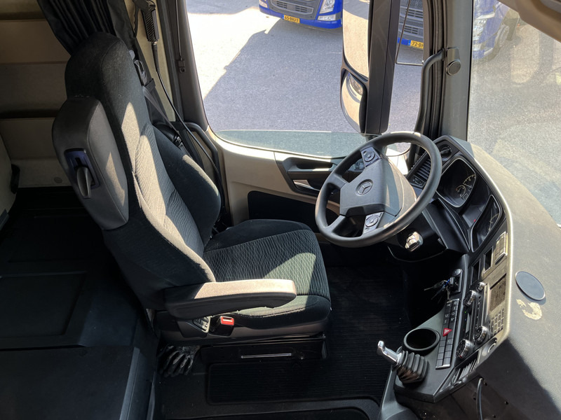 Mercedes-Benz Actros 1842 StreamSpace / 903 dkm / 2 Tanks / NL Truck - Tractor unit: picture 3 Mercedes-Benz Actros 1842 StreamSpace / 903 dkm / 2 Tanks / NL Truck - Tractor unit: picture 3