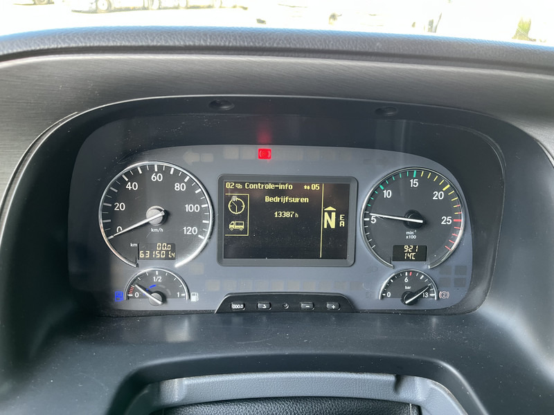 Mercedes-Benz Actros 2546 V6 / MP3 F04 Megaspace / 631 dkm / 6x2 Steer + Lift / NL Truck - Tractor unit: picture 4 Mercedes-Benz Actros 2546 V6 / MP3 F04 Megaspace / 631 dkm / 6x2 Steer + Lift / NL Truck - Tractor unit: picture 4