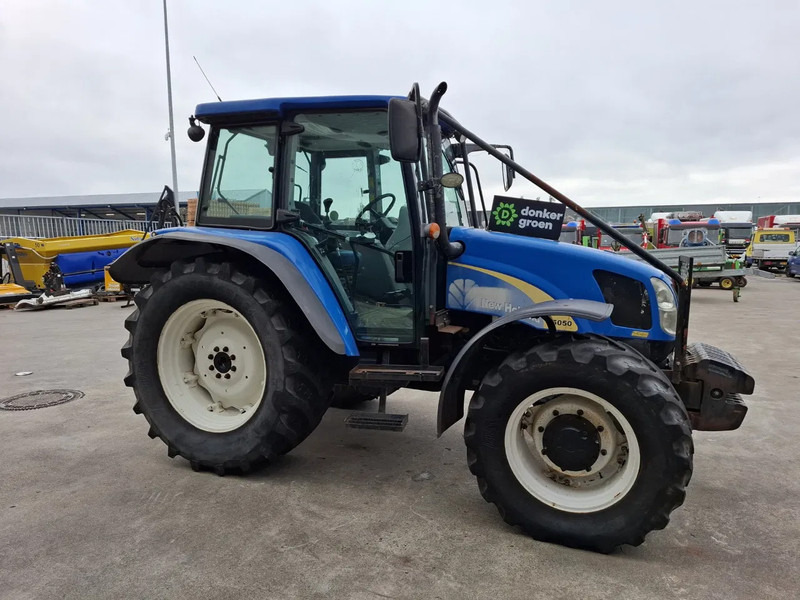 New Holland T5050 T5050 - Farm tractor: picture 2 New Holland T5050 T5050 - Farm tractor: picture 2