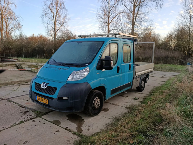Peugeot Boxer 2.2 HDI Pickup - Small van: picture 1 Peugeot Boxer 2.2 HDI Pickup - Small van: picture 1