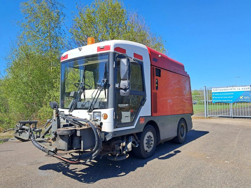 Ravo 4-SERIES CNG IVECO F1CE0441 - Industrial sweeper: picture 1 Ravo 4-SERIES CNG IVECO F1CE0441 - Industrial sweeper: picture 1