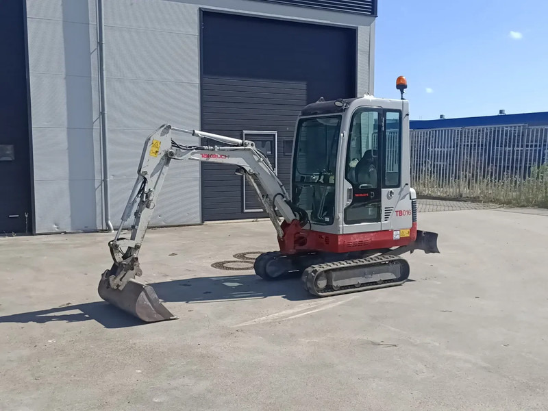Takeuchi TB016 - Mini excavator: picture 2 Takeuchi TB016 - Mini excavator: picture 2
