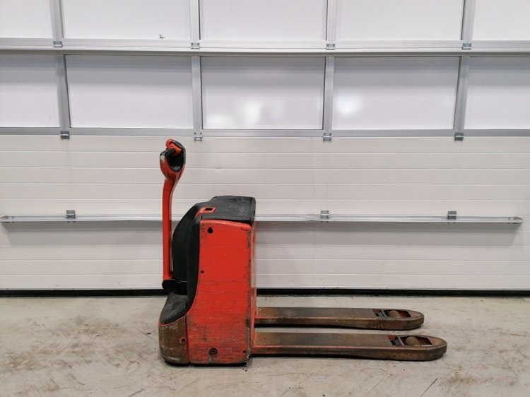 Used Electric Pallet Truck-Fenwick-T16 - Pallet truck: picture 5 Used Electric Pallet Truck-Fenwick-T16 - Pallet truck: picture 5