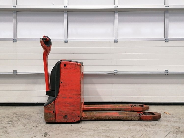 Used Electric Pallet Truck-Fenwick-T16 - Pallet truck: picture 5 Used Electric Pallet Truck-Fenwick-T16 - Pallet truck: picture 5