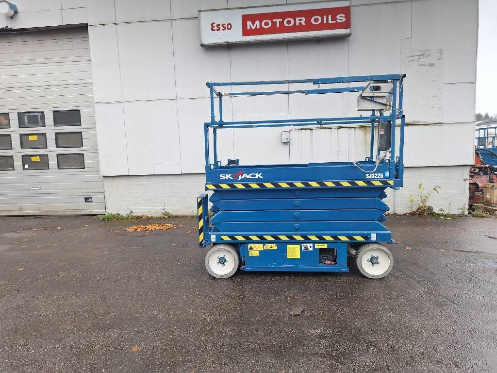 SkyJack SJ 3226 - Scissor lift: picture 2 SkyJack SJ 3226 - Scissor lift: picture 2