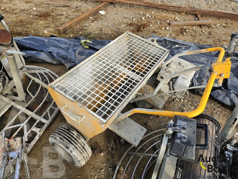 Barikell 3405 - Sand/ Salt spreader: picture 3 Barikell 3405 - Sand/ Salt spreader: picture 3