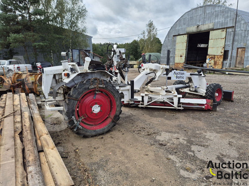 Ei Attachments 09.NH.2750 - Grader: picture 4 Ei Attachments 09.NH.2750 - Grader: picture 4