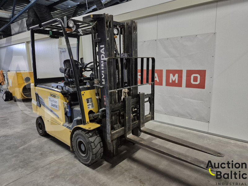 Hyundai 30B-9 - Electric forklift: picture 2 Hyundai 30B-9 - Electric forklift: picture 2