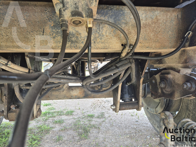 Farm tractor JCB Fastrac 3220: picture 20