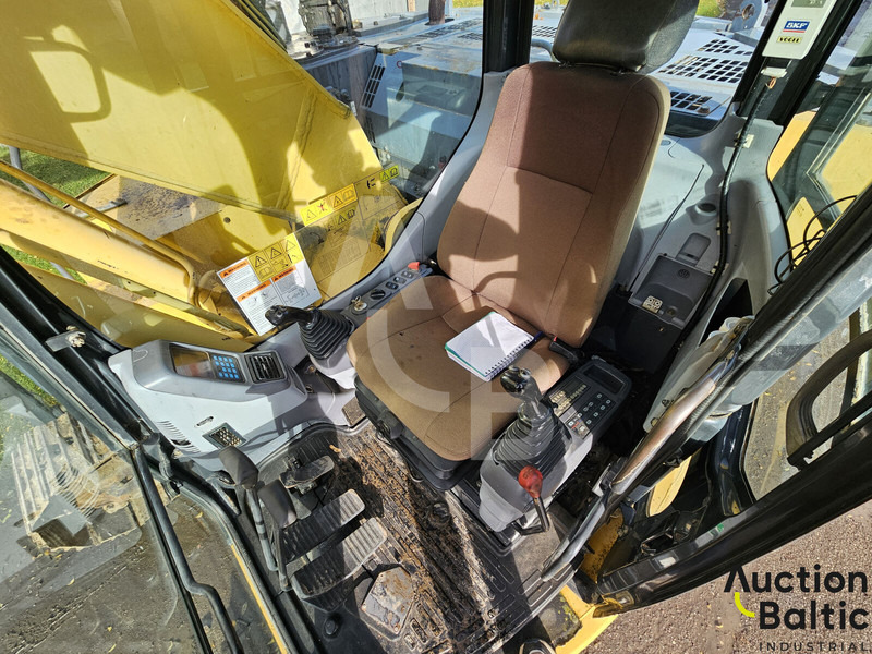 Komatsu PC228USLC-3N0 - Crawler excavator: picture 5 Komatsu PC228USLC-3N0 - Crawler excavator: picture 5