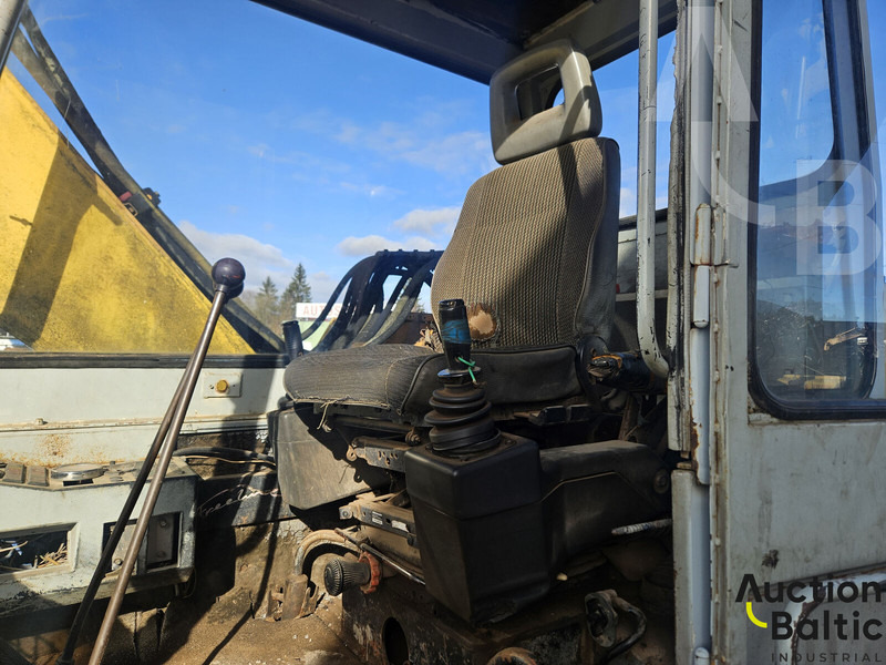 Liebherr R 902 - Crawler excavator: picture 4 Liebherr R 902 - Crawler excavator: picture 4