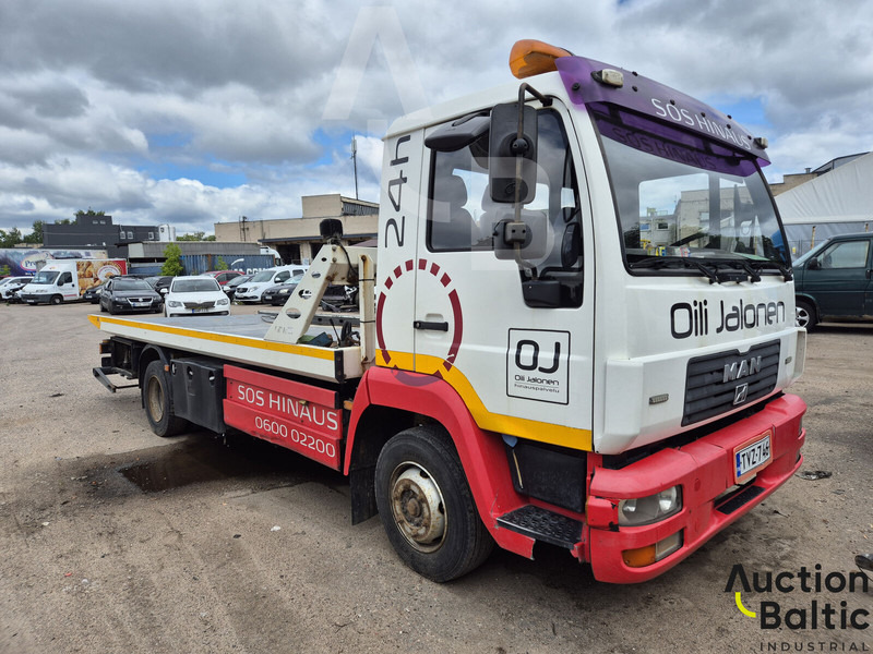 MAN 8.174 LLC - Tow truck: picture 1 MAN 8.174 LLC - Tow truck: picture 1