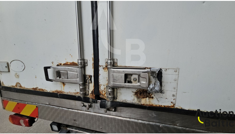 Refrigerator truck Mercedes-Benz 1018: picture 13