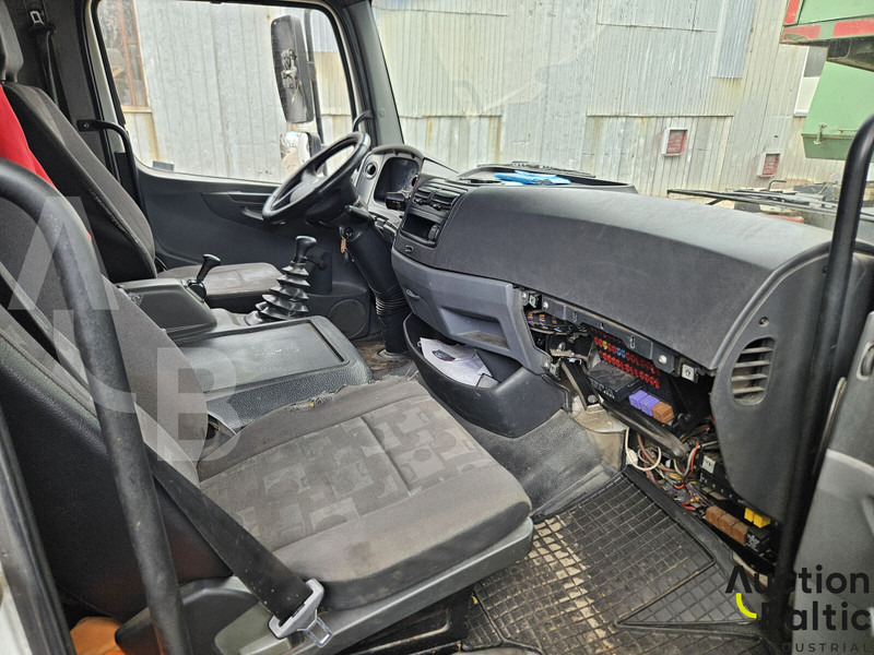 Refrigerator truck Mercedes-Benz 1018: picture 8