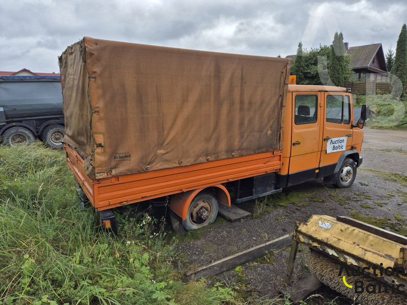 Mercedes-Benz 609 D - Curtainsider truck: picture 4 Mercedes-Benz 609 D - Curtainsider truck: picture 4