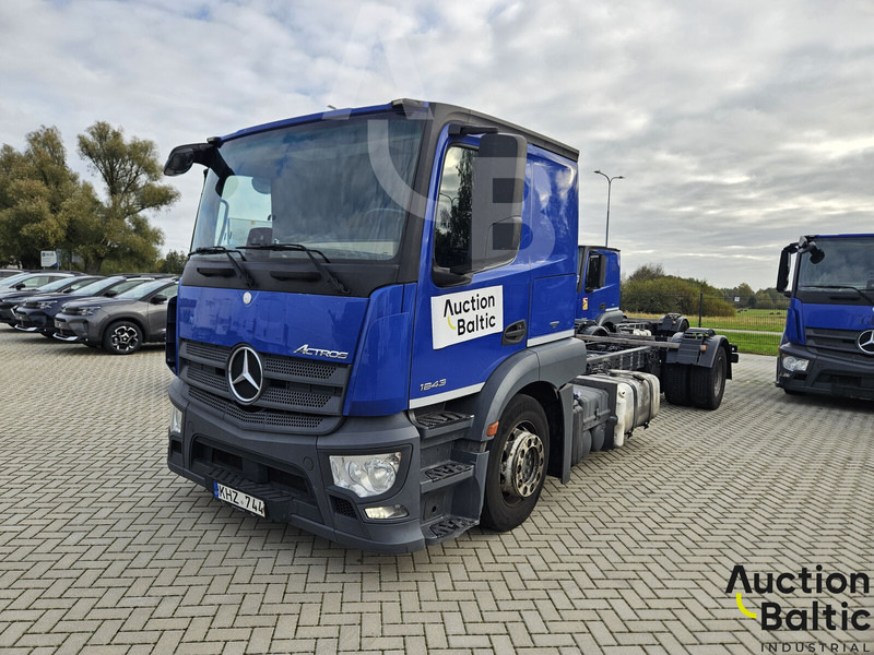 Mercedes-Benz Actros 1843 - Cab chassis truck: picture 1 Mercedes-Benz Actros 1843 - Cab chassis truck: picture 1