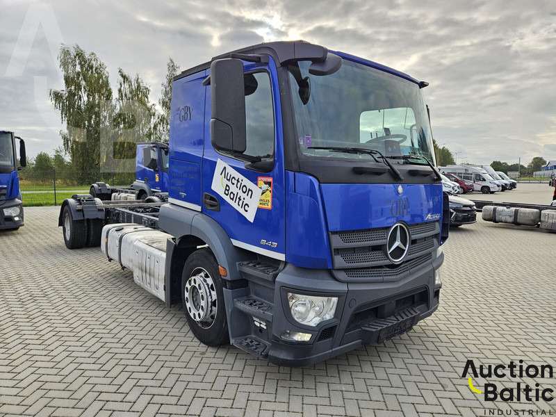 Mercedes-Benz Actros 1843 - Cab chassis truck: picture 1 Mercedes-Benz Actros 1843 - Cab chassis truck: picture 1