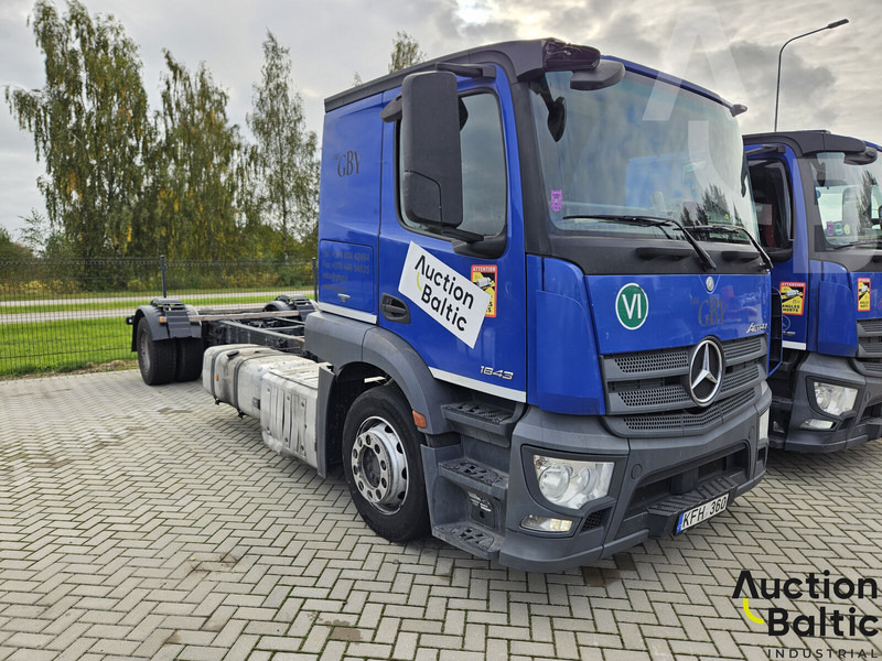 Mercedes-Benz Actros 1843 - Cab chassis truck: picture 1 Mercedes-Benz Actros 1843 - Cab chassis truck: picture 1