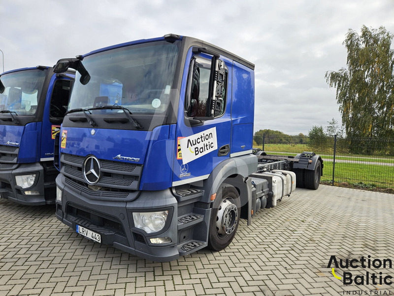 Mercedes-Benz Actros 1843 - Cab chassis truck: picture 1 Mercedes-Benz Actros 1843 - Cab chassis truck: picture 1