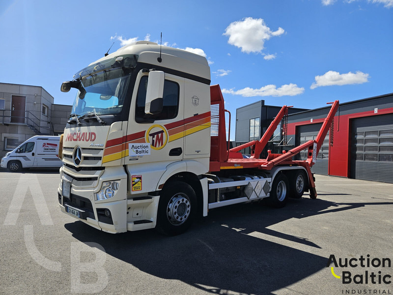 Mercedes-Benz Actros 2545 - Skip loader truck: picture 1 Mercedes-Benz Actros 2545 - Skip loader truck: picture 1
