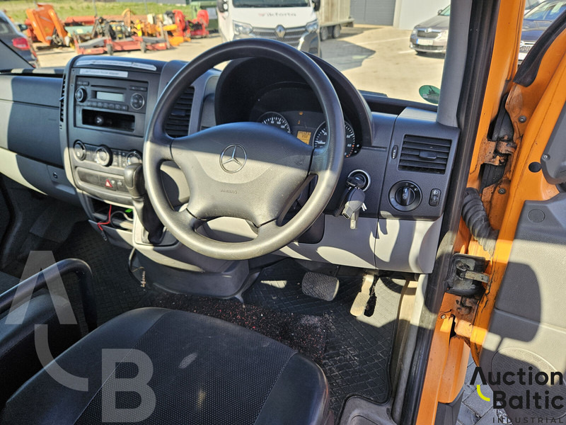 Garbage truck Mercedes-Benz Sprinter: picture 6