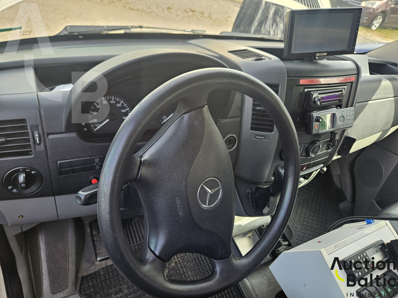 Ambulance Mercedes-Benz Sprinter: picture 6