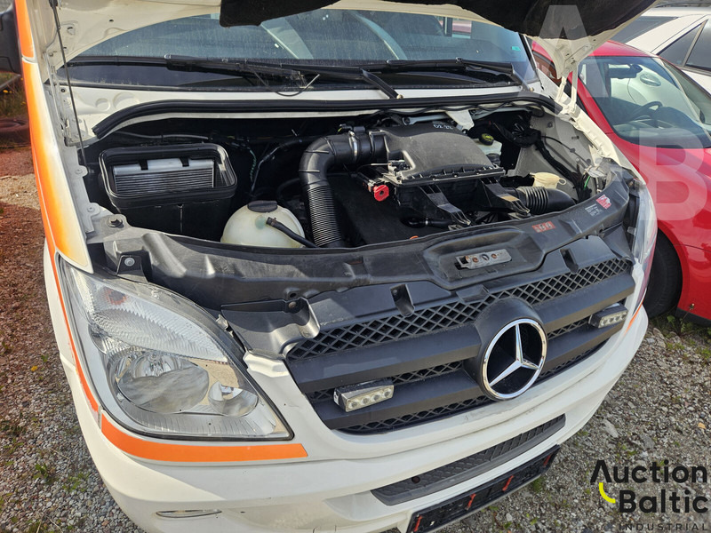 Ambulance Mercedes-Benz Sprinter: picture 12