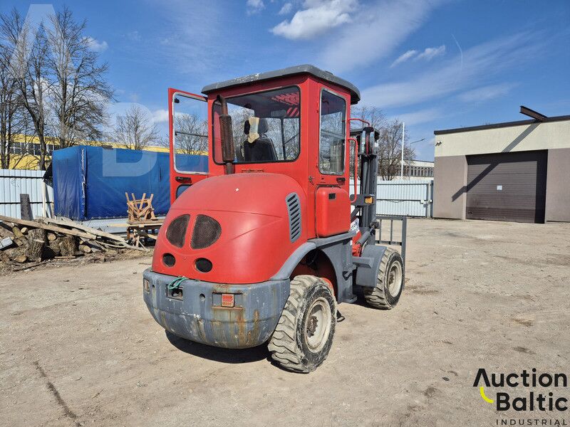 Shandong CPCY 28 - Rough terrain forklift: picture 4 Shandong CPCY 28 - Rough terrain forklift: picture 4
