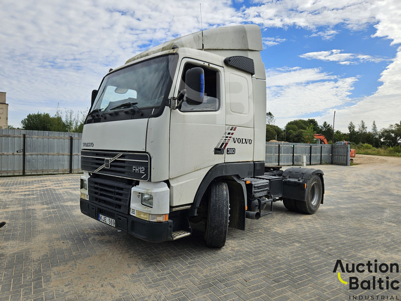 Volvo FH12 - Tractor unit: picture 1 Volvo FH12 - Tractor unit: picture 1