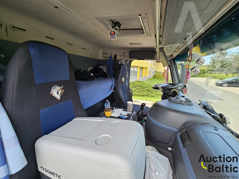 Volvo FM440 - Autotransporter truck: picture 5 Volvo FM440 - Autotransporter truck: picture 5