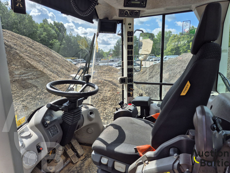 Volvo L 90 - Wheel loader: picture 5 Volvo L 90 - Wheel loader: picture 5