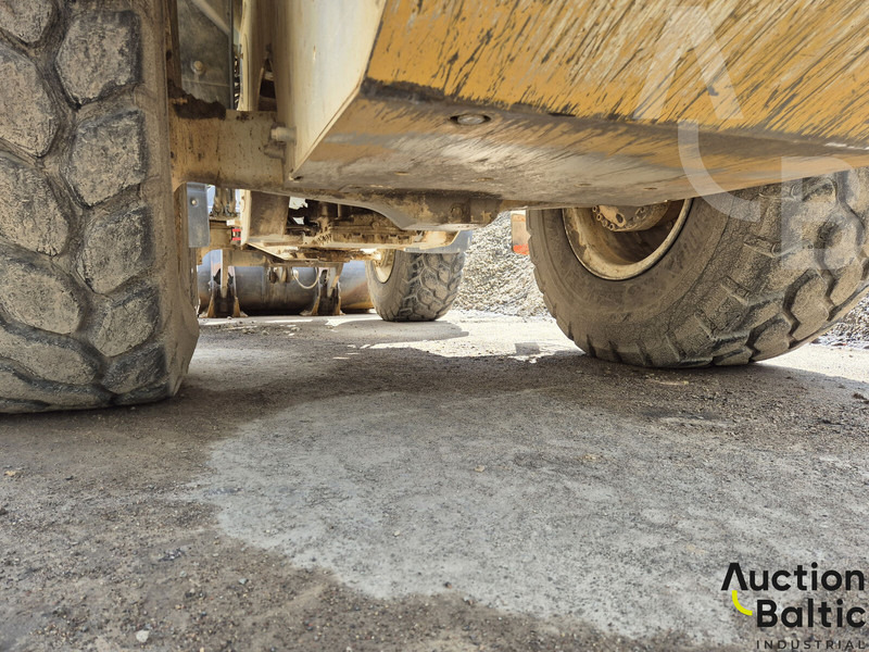 Wheel loader Volvo L 90: picture 10