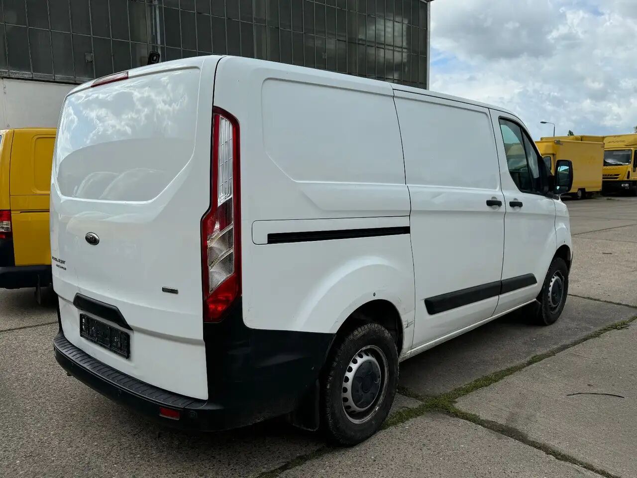 Ford Transit Custom/1.Hand/MOTORSCHADEN - Panel van: picture 2 Ford Transit Custom/1.Hand/MOTORSCHADEN - Panel van: picture 2