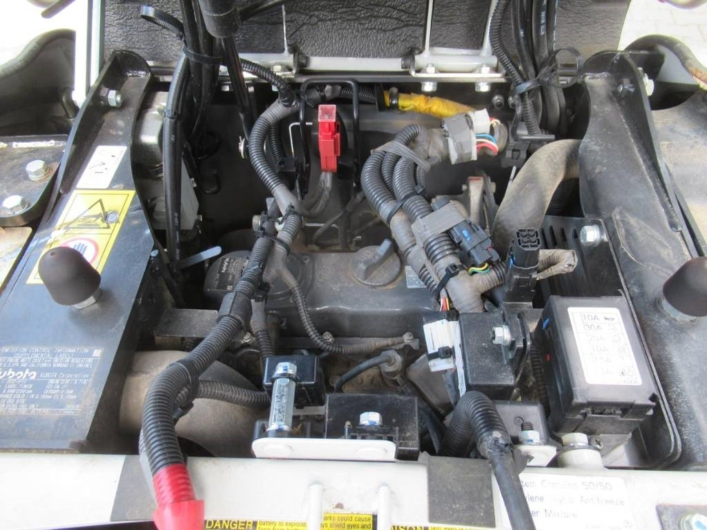 Mini excavator Takeuchi TB 210 R: picture 9