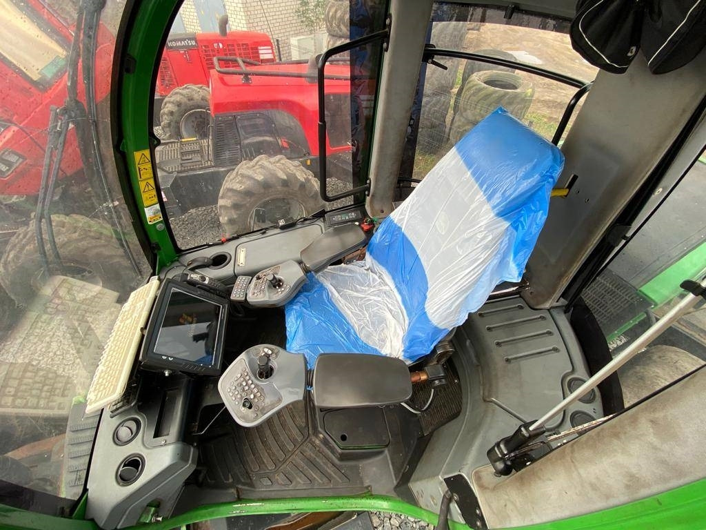 Forestry harvester John Deere 1470 E: picture 10 Forestry harvester John Deere 1470 E: picture 10